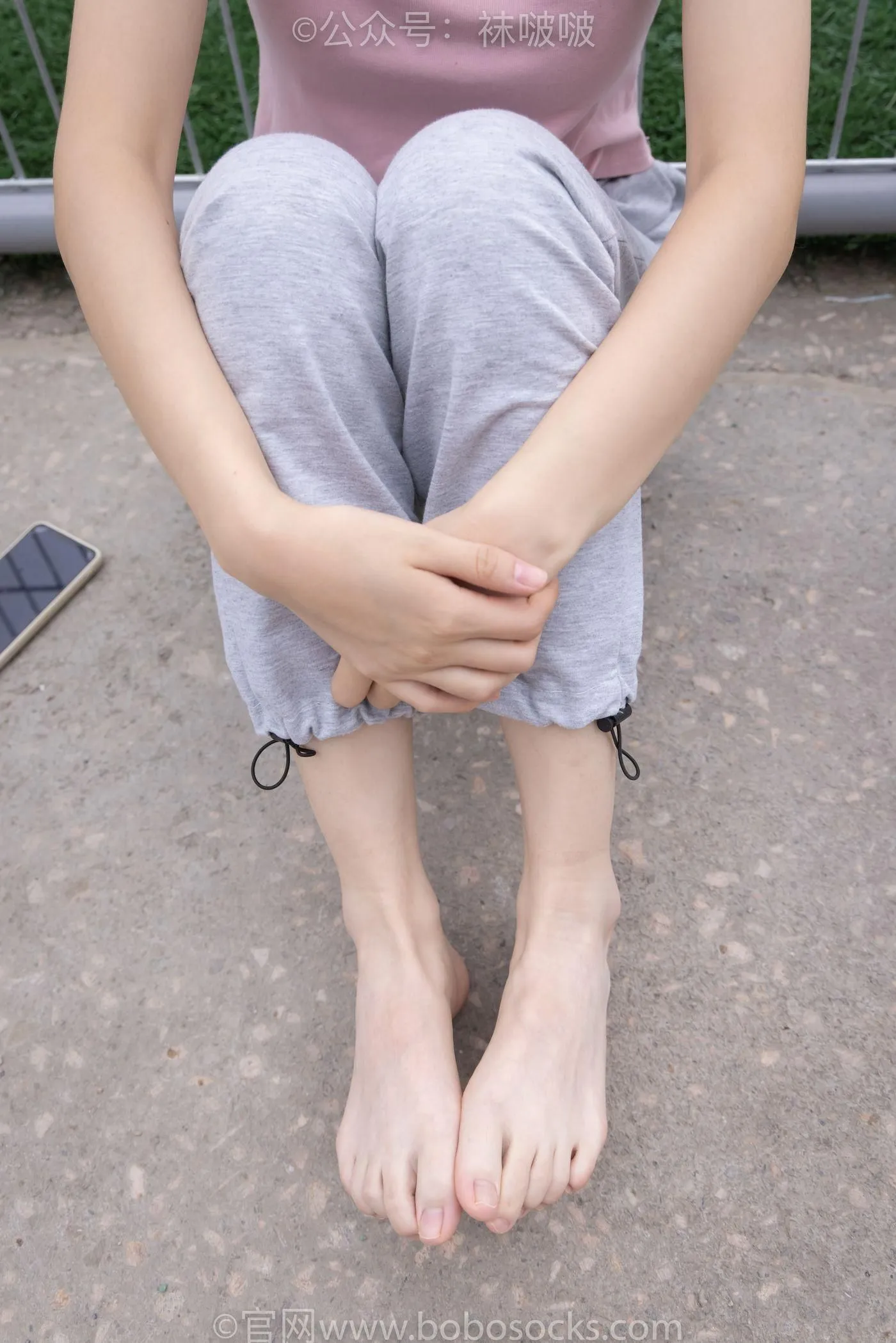 [BoBoSocks袜啵啵]NO.016 熊熊-斯凯奇运动鞋、棉袜（踩脏）、裸足 [147P]插图2